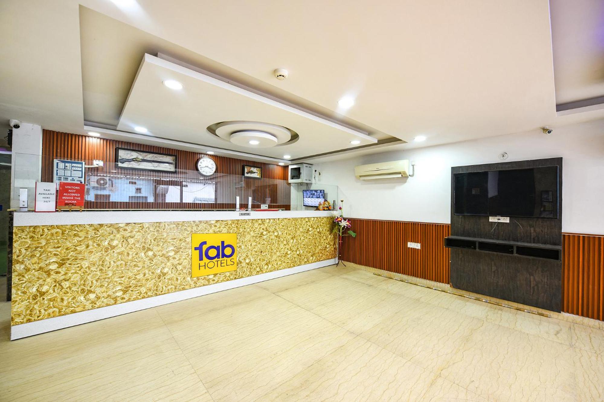 Fabhotel Belwood Near Igi Airport 뉴델리 외부 사진